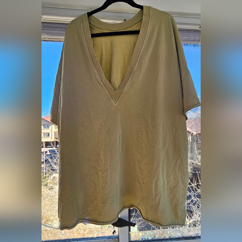 Free People Green Short Sleeve Tee - Picture 2 of 7